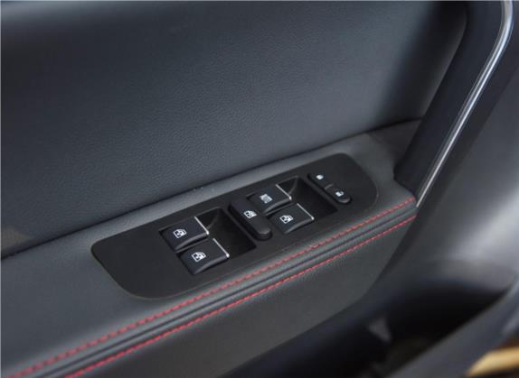 野马T70 2016款 1.8T CVT睿智型 车厢座椅   门窗控制