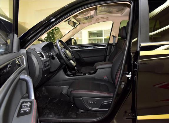 野马T70 2016款 1.8T CVT优雅型 7座 车厢座椅   前排空间