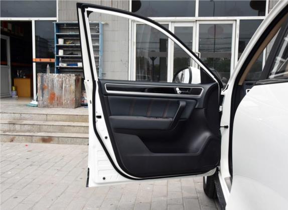 野马T70 2016款 升级版 1.5T 手动领先型 车厢座椅   前门板