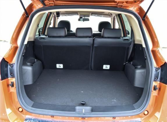 野马T70 2016款 升级版 1.5T 手动豪华型 车厢座椅   后备厢