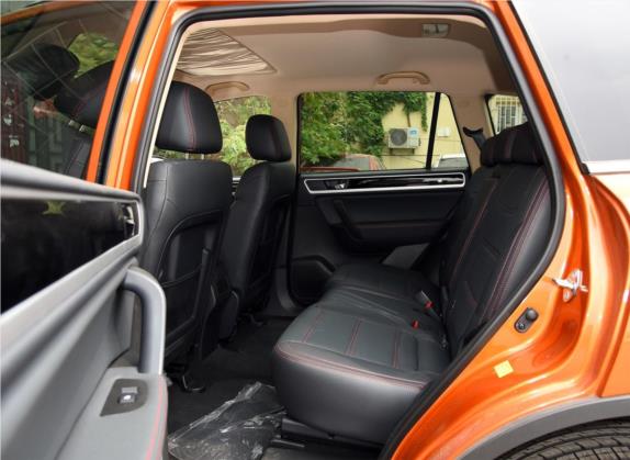 野马T70 2016款 升级版 1.8T CVT旗舰型 车厢座椅   后排空间