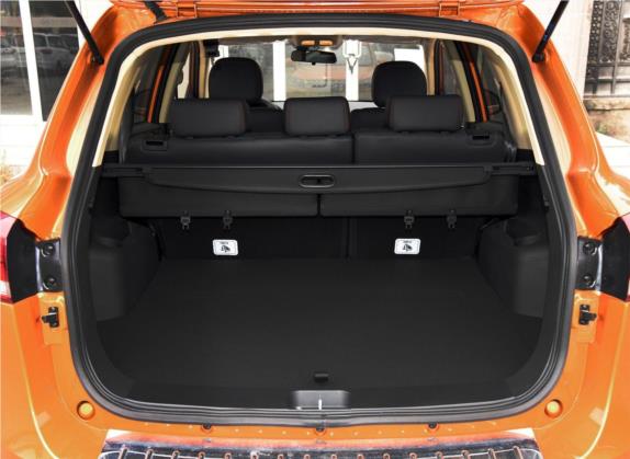 野马T70 2016款 升级版 1.8T CVT旗舰型 车厢座椅   后备厢