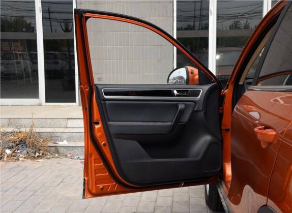 野马T70 2016款 升级版 1.8T CVT旗舰型 车厢座椅   前门板