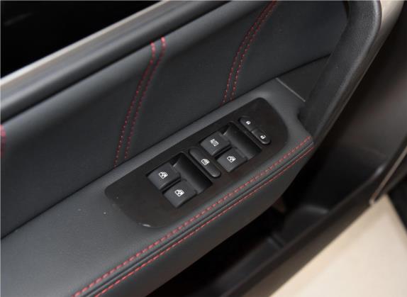 野马T70 2018款 T70S 1.8L 手动超值天窗版 车厢座椅   门窗控制