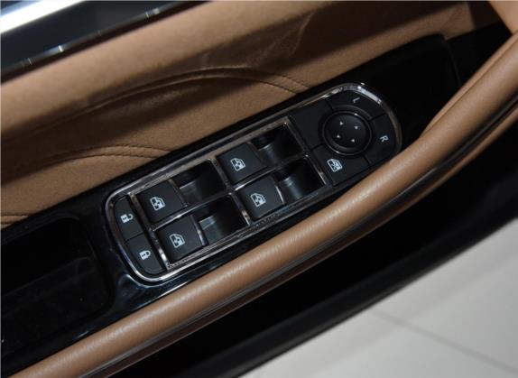 野马T80 2017款 1.5T 手动炫乐版 车厢座椅   门窗控制