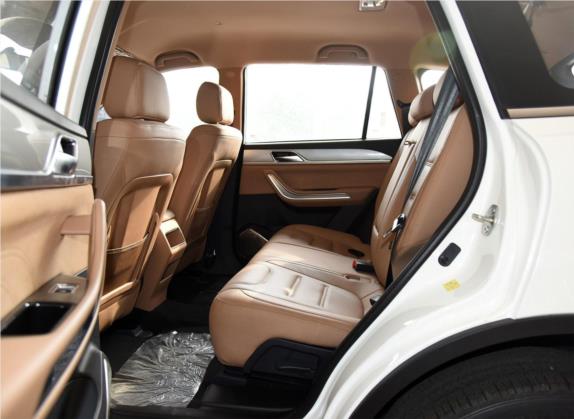 野马T80 2018款 2.0T 自动进取型 车厢座椅   后排空间