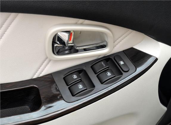 斯派卡 2018款 1.5L 手动精英型 车厢座椅   门窗控制