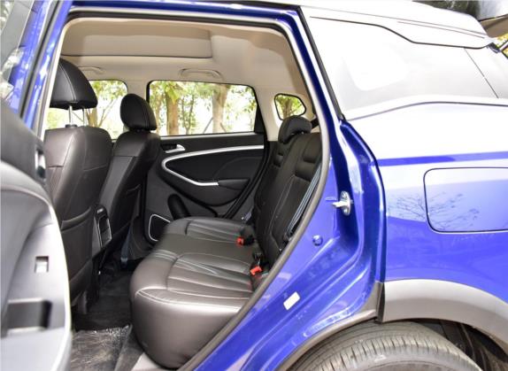 博骏 2019款 1.5T CVT豪华型 车厢座椅   后排空间