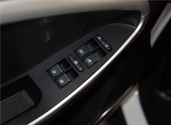 博骏 2019款 1.5L 手动精英型 车厢座椅   门窗控制