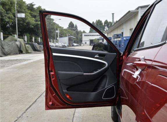 博骏 2019款 性能版 1.5T 手动耀动型 车厢座椅   前门板