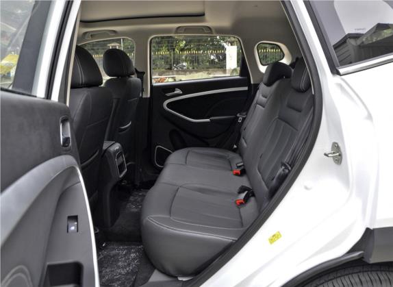 博骏 2019款 性能版 1.5T CVT领动型 车厢座椅   后排空间