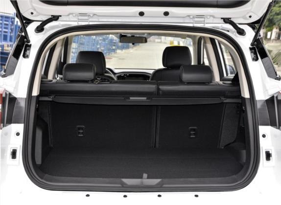 博骏 2019款 性能版 1.5T CVT领动型 车厢座椅   后备厢