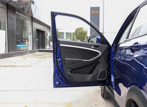 博骏 2021款 改款 运动版 1.5L 手动冠军版 车厢座椅   前门板