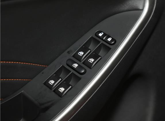 博骏 2022款 1.5L 手动旗舰型 车厢座椅   门窗控制