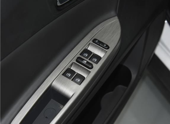云度π1 2020款 Pro远行版 智派型 车厢座椅   门窗控制