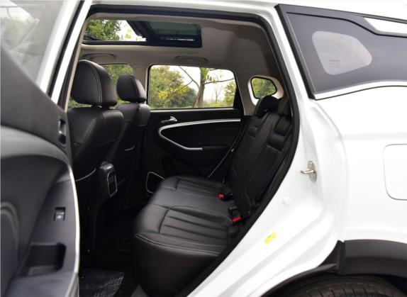 野马EC60 2019款 R460 创客版 车厢座椅   后排空间