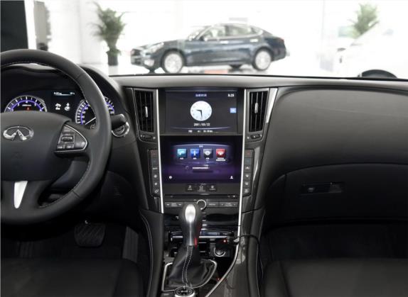英菲尼迪Q50L 2016款 2.0T 舒适版 中控类   中控台
