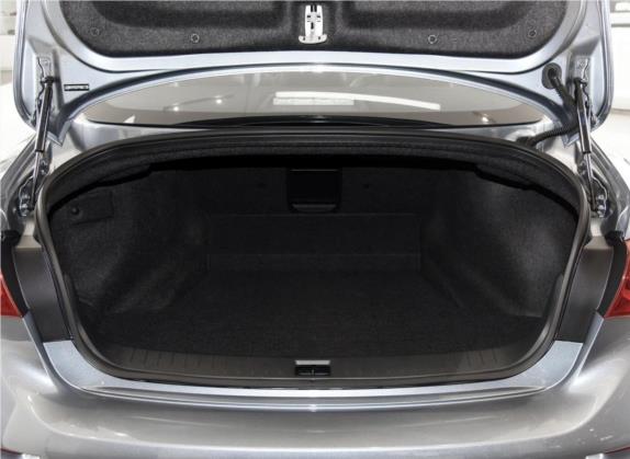 英菲尼迪Q50L 2016款 2.0T 舒适版 车厢座椅   后备厢