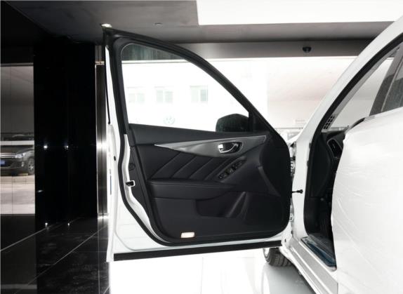 英菲尼迪Q50L 2016款 2.0T 悦享版 车厢座椅   前门板
