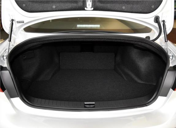 英菲尼迪Q50L 2016款 2.0T 进取版 车厢座椅   后备厢