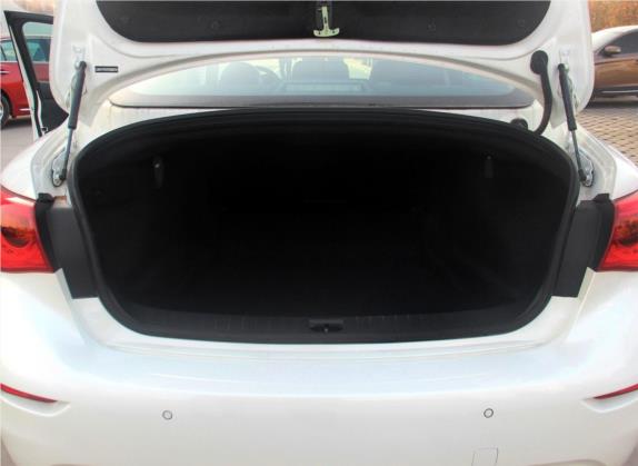 英菲尼迪Q50L 2016款 2.0T 豪华运动版 车厢座椅   后备厢