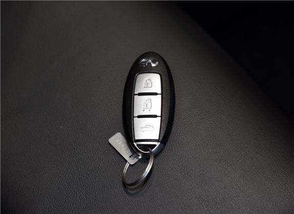 英菲尼迪Q50L 2018款 2.0T 舒适版 国V 其他细节类   钥匙