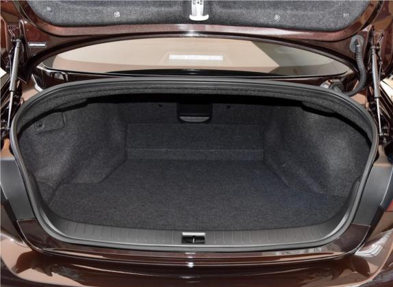 英菲尼迪Q50L 2018款 2.0T 进享版 国V 车厢座椅   后备厢