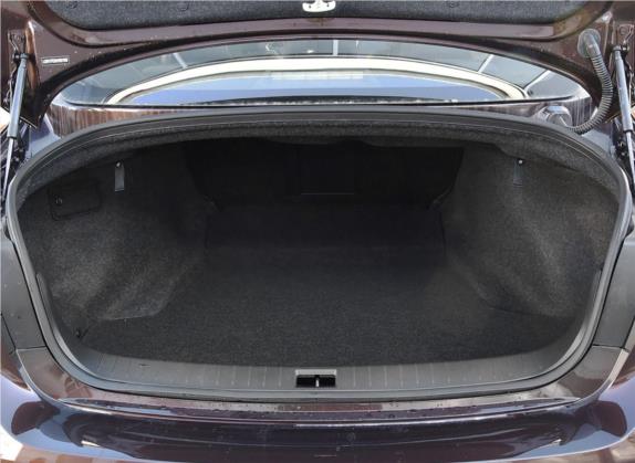 英菲尼迪Q50L 2018款 2.0T 豪华版 国V 车厢座椅   后备厢