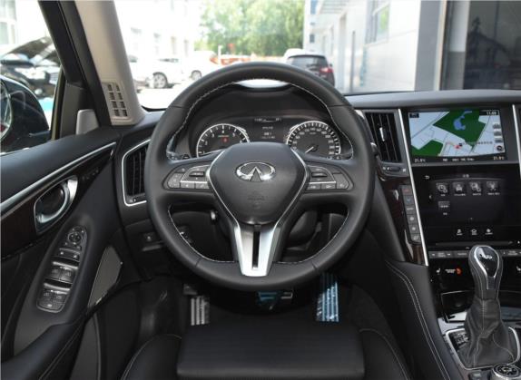 英菲尼迪Q50L 2018款 2.0T 豪华运动版 国VI 中控类   驾驶位