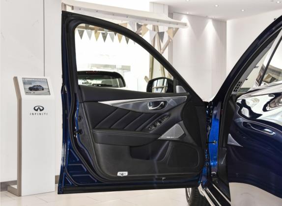 英菲尼迪Q50L 2021款 2.0T 进享版 车厢座椅   前门板