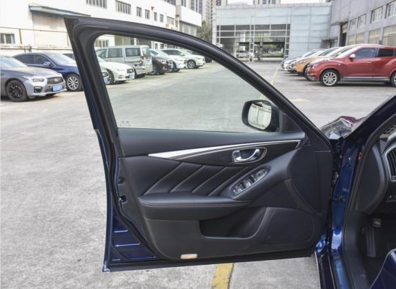 英菲尼迪Q50L 2022款 2.0T 舒适版 车厢座椅   前门板