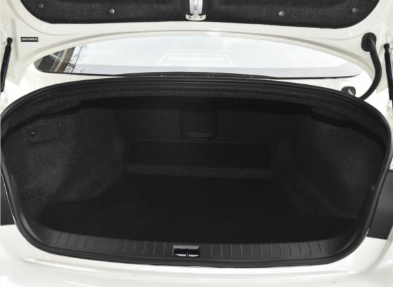 英菲尼迪Q50L 2022款 2.0T 进享运动版 车厢座椅   后备厢