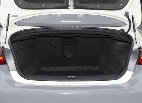 英菲尼迪Q50L 2022款 2.0T WAVE版 车厢座椅   后备厢