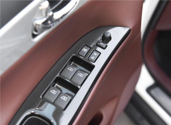 英菲尼迪QX50 2015款 2.5L 豪华版 车厢座椅   门窗控制