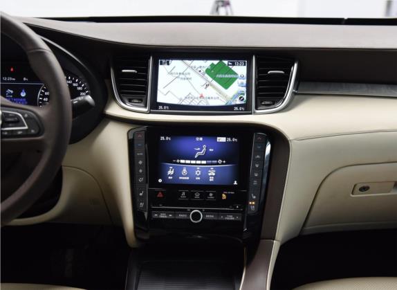 英菲尼迪QX50 2018款 2.0T 四驱旗舰版 中控类   中控台
