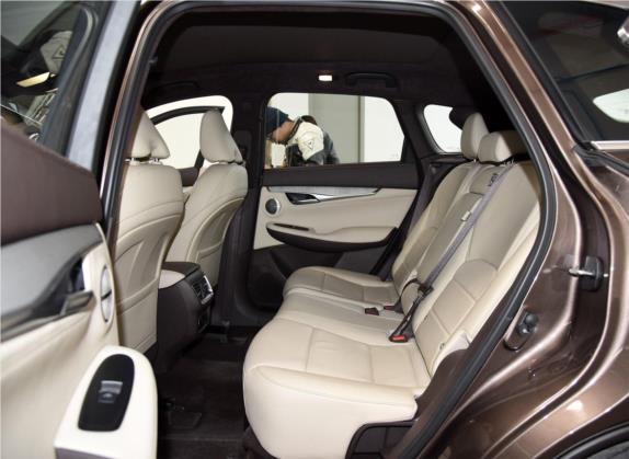 英菲尼迪QX50 2018款 2.0T 四驱旗舰版 车厢座椅   后排空间