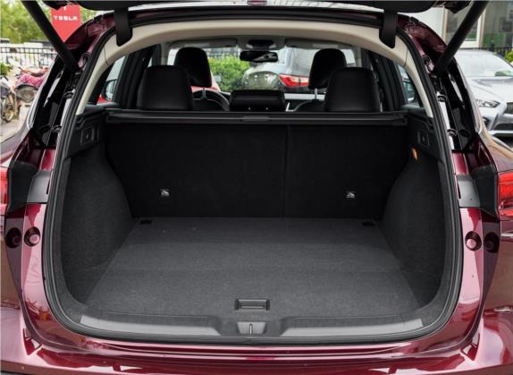 英菲尼迪QX50 2018款 2.0T 四驱菁英版 车厢座椅   后备厢