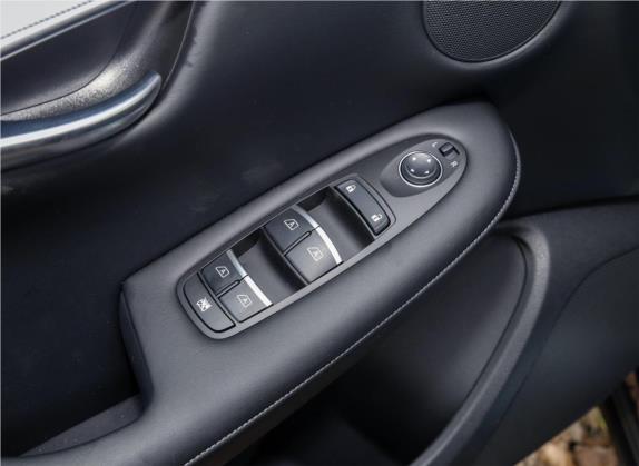 英菲尼迪QX50 2020款 2.0T 两驱时尚版 车厢座椅   门窗控制
