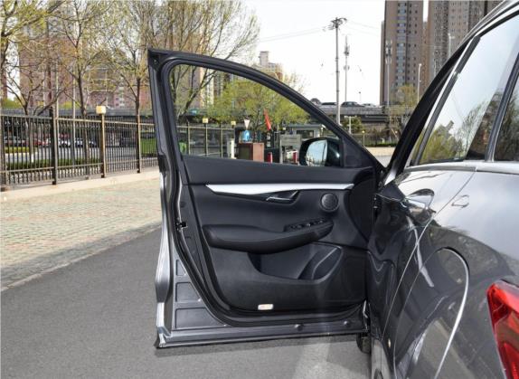 英菲尼迪QX50 2020款 2.0T 四驱菁英版 车厢座椅   前门板