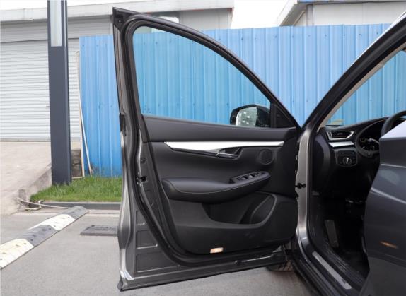 英菲尼迪QX50 2020款 2.0T 四驱领航版 车厢座椅   前门板