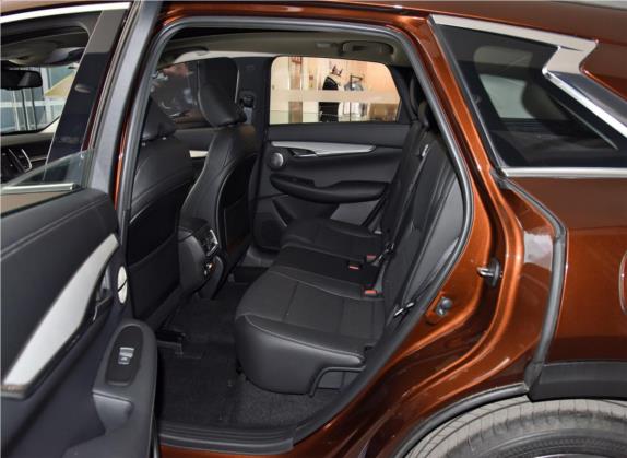 英菲尼迪QX50 2020款 2.0T 四驱智能版 车厢座椅   后排空间