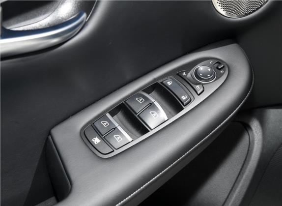 英菲尼迪QX50 2020款 2.0T 四驱豪华版 车厢座椅   门窗控制