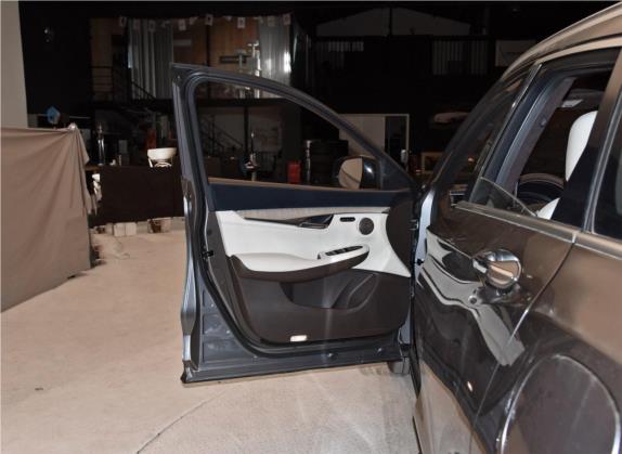 英菲尼迪QX50 2020款 2.0T 四驱旗舰版 车厢座椅   前门板