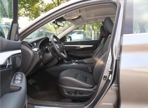 英菲尼迪QX50 2020款 改款 2.0T 四驱菁英版 车厢座椅   前排空间