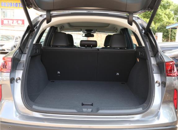 英菲尼迪QX50 2020款 改款 2.0T 四驱菁英版 车厢座椅   后备厢