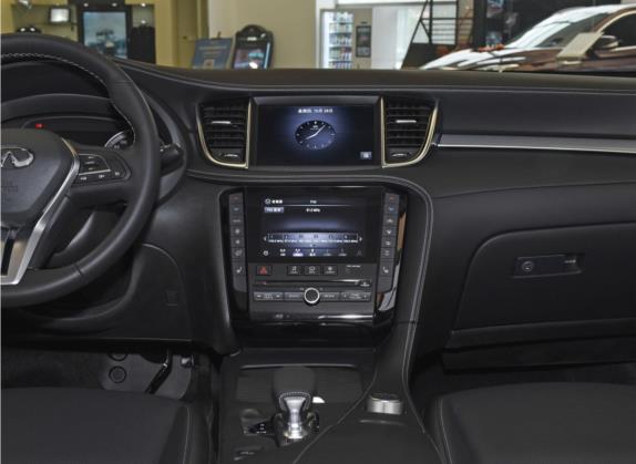英菲尼迪QX50 2022款 2.0T 四驱菁英版 中控类   中控台