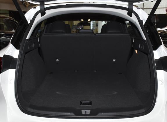 英菲尼迪QX50 2022款 2.0T 四驱菁英版 车厢座椅   后备厢