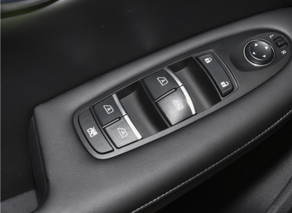 英菲尼迪QX50 2022款 2.0T 四驱菁英版 车厢座椅   门窗控制