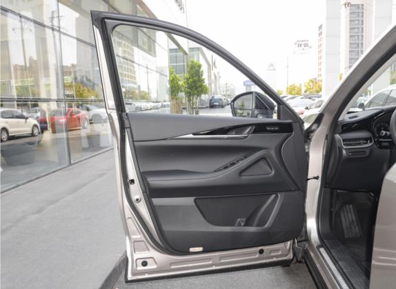 英菲尼迪QX60 2022款 2.0T 舒享版 车厢座椅   前门板