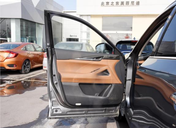 英菲尼迪QX60 2022款 2.0T 四驱豪华版 车厢座椅   前门板